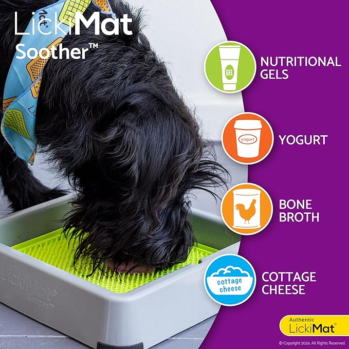 LickiMat Classic Soother, Dog Feeding Mat for Boredom and Anxiety Relief, Ideal for Food, Treats, Yoghurt or Peanut Butter, Lick Mats, Fun Alternative to a Slow Feeder Bowl, Green