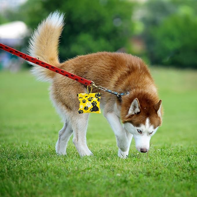 2 Pack Dog Treat Pouch， Portable Puppy Dog Training Treat Bag for pet Training Hand Free Dog Walking BagAuto Closing Pet Feed Snack Reward for Puppy Travel or Outdoor