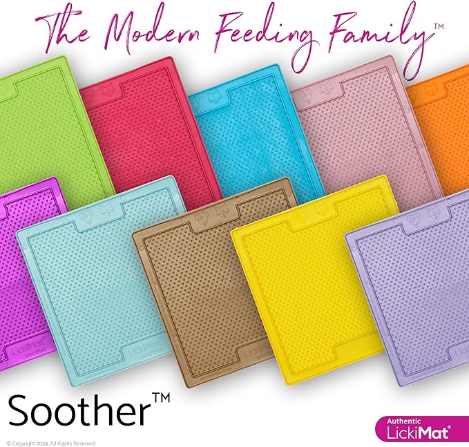 LickiMat Classic Soother, Dog Feeding Mat for Boredom and Anxiety Relief, Ideal for Food, Treats, Yoghurt or Peanut Butter, Lick Mats, Fun Alternative to a Slow Feeder Bowl, Green